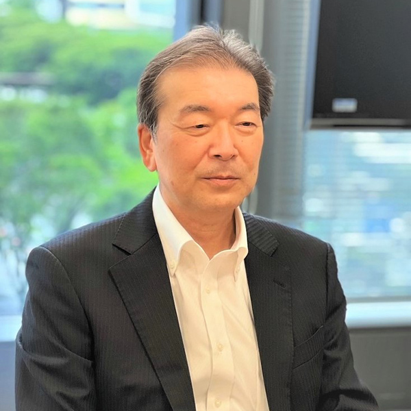 取締役　保険部長　甲斐　英俊